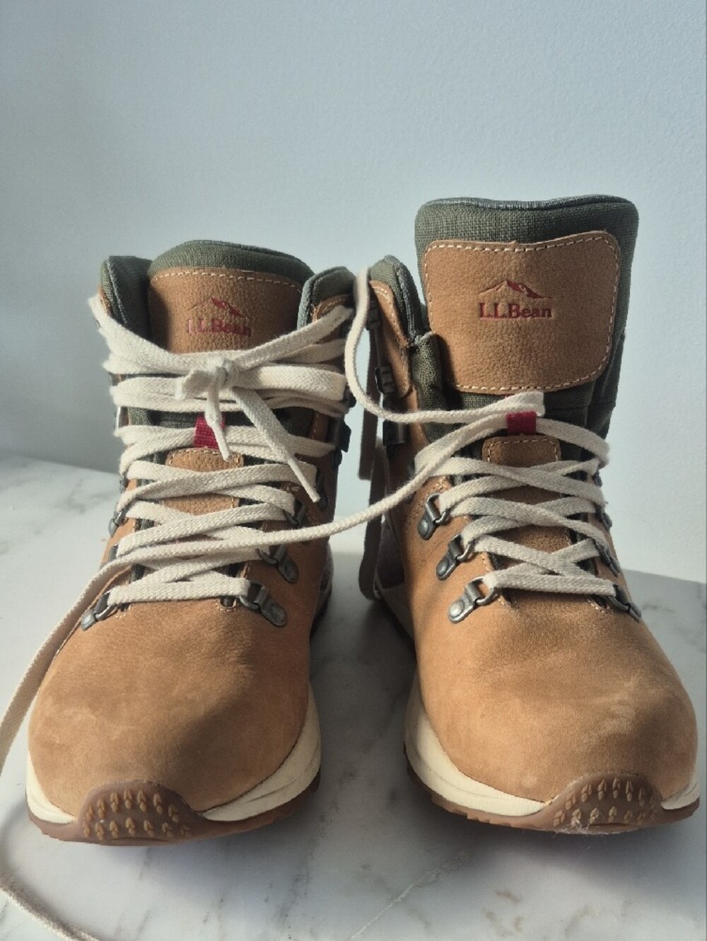 L.L.Bean Tan and Cream Leather Hiking Boots with Burgundy Accent. Size 8.5 - Picture 3 of 6